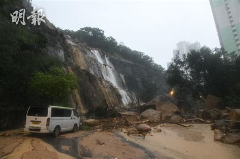 耀東山泥傾瀉|黑雨｜筲箕灣耀東邨發生山泥傾瀉 有汽車被埋消防正 